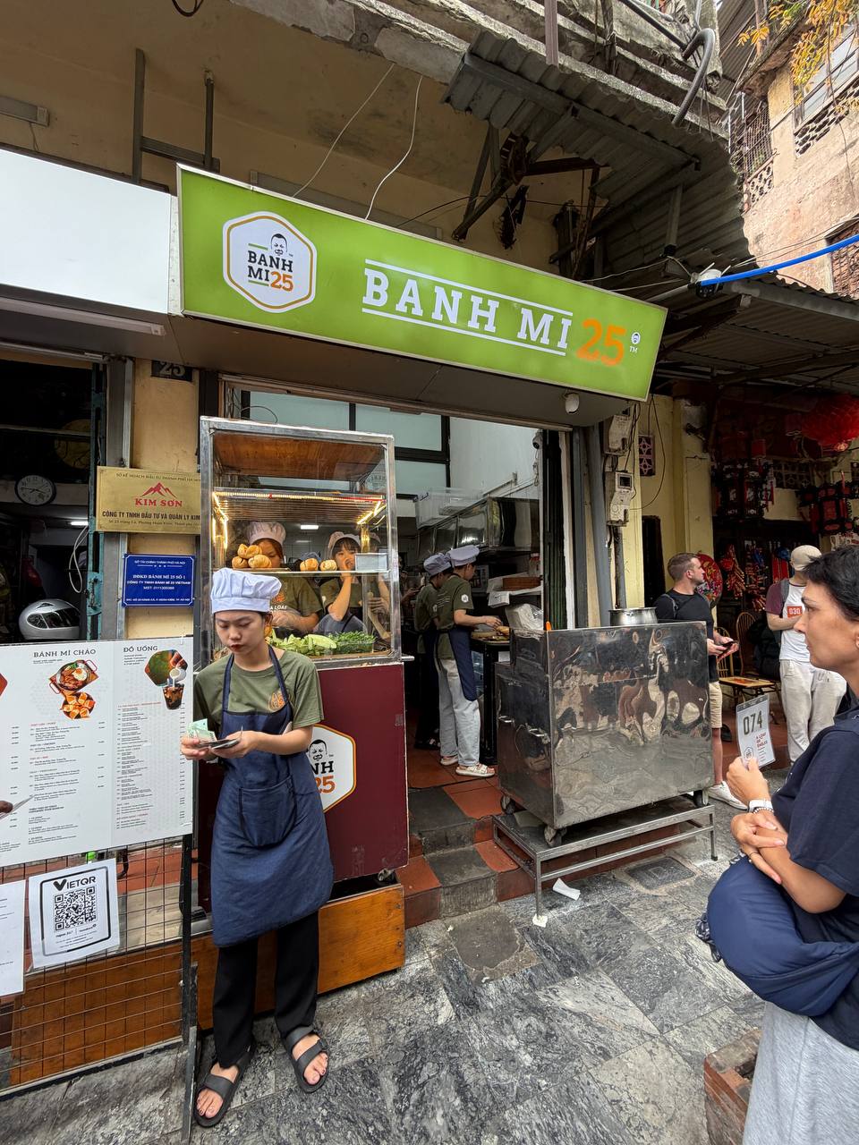 Banh Mi 25 — the shop