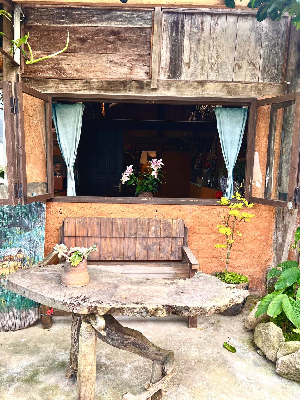 Pavi Cafe, Sapa — the exterior